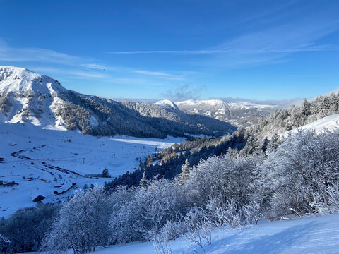 Montagne enneigée au Mont Dore, Auvergne