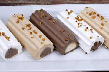 buchettes glacé au chocolat, vanille et café