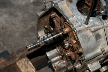 Motorcycle engine repair Check the condition of the engine damage.