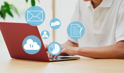 男性　テレワーク