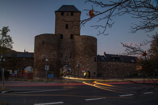 Ahrweiler Ahrtor bei Nacht