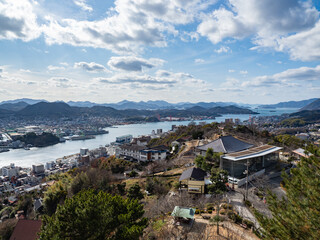 Fototapeta na wymiar 千光寺公園頂上展望台から見た尾道の町並み