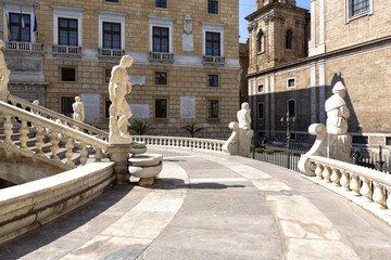 Obraz premium Beautiful view of Piazza Pretoria, or Piazza della Vergogna, in Palermo