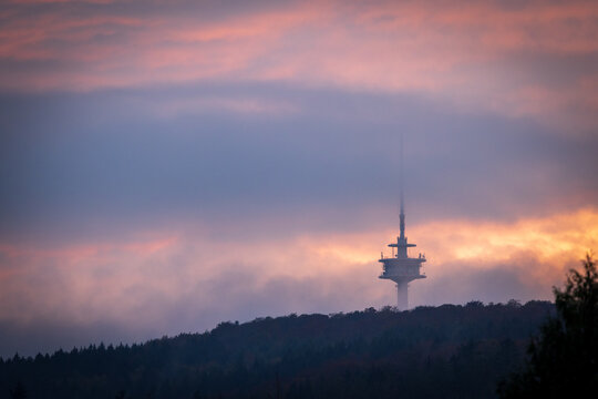 Fernsehturm  im Abendlicht
