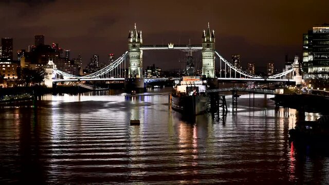 The beauty of Tower Bridge in the evening
