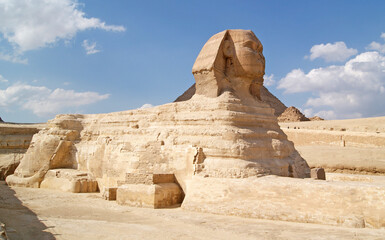 Fototapeta na wymiar Sphinx. Giza Pyramid Complex. Africa, Egypt