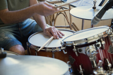 Fototapeta na wymiar drummer playing the drums