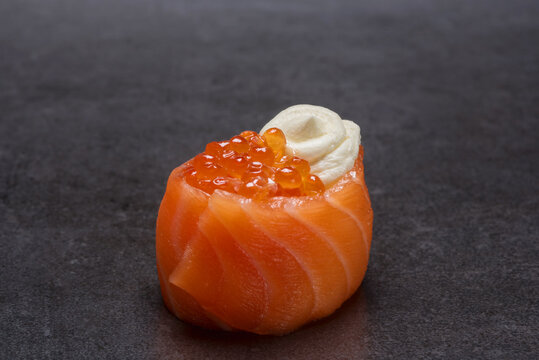 Salmon Sashimi Red Caviar Ikura. Guncan ikura