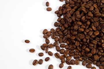 Kaffeebohnen auf einem Haufen