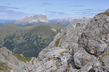 Widok na szczyty masywu Sella, Dolomity, Włochy - obrazy, fototapety, plakaty