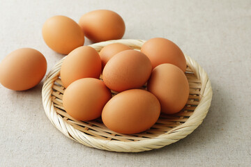 赤玉の生卵　Eggs