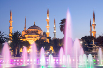 Fototapeta na wymiar The Sultanahmet Mosque (Blue Mosque) in the evening, Istanbul, Turkey