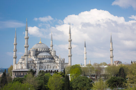 Sultanahmet Mosque (Blue mosque) with blue sky Istanbul, Turkey
