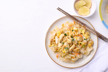 Thai food (Kuaitiao Khua Kai), Stir fried rice noodles with egg and chicken