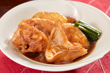 クエのあら煮　あら煮大根　あら炊き