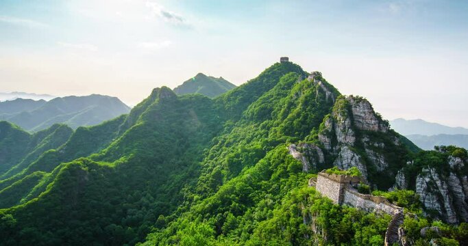Cloudy scene, Great Wall of china (Time-lapse)
