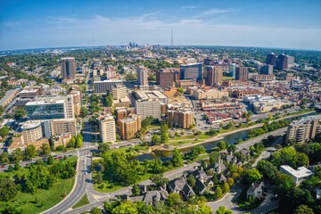 Kansas City has a thriving Shopping District with a Skyline of its own - obrazy, fototapety, plakaty