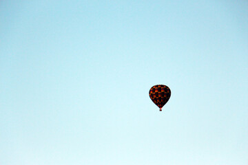 A hot air balloon is a lighter-than-air aircraft consisting of a bag, called an envelope, which contains heated air.Suspended beneath is a gondola or wicker basket which carries passengers.