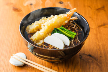 温かい海老天そば　Japanese Tempura prawn soba noodles