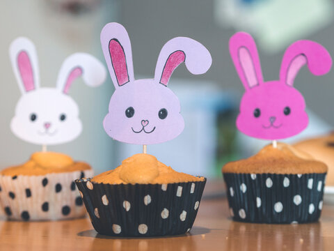 bunny face cupcakes - creative cupcake ideas