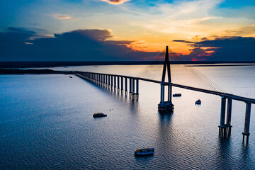Ponte sobre o Rio Negro