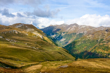 Fototapeta premium Beautiful scenic mountain view in autumn in Austria.