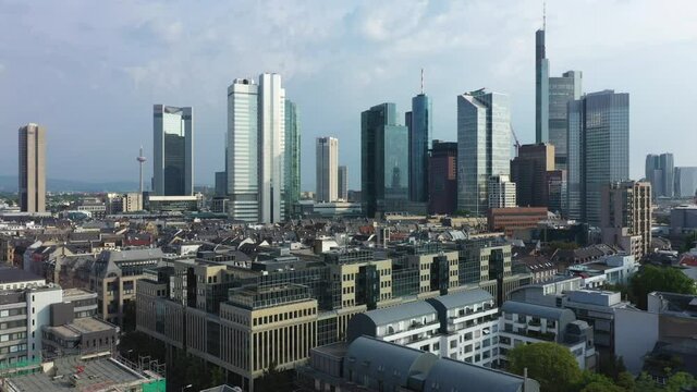 Luftaufnahme der Skyline von Frankfurt 