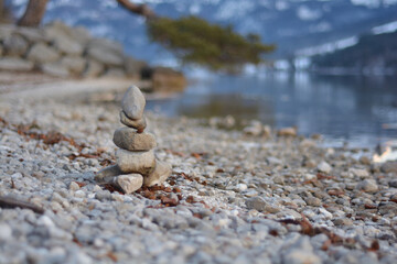 Steinm&auml;nnchen im Abendlicht  am Grundlsee