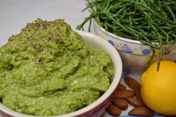 Pesto vom europ&auml;ischen Queller oder Salicorne oder Seespargel Salicornia europaea