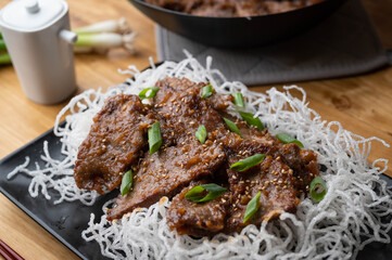 mongolian beef on fried glass noodle