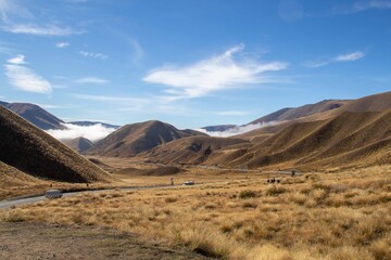 CARRETERA ENTRE MONTA&Ntilde;AS
