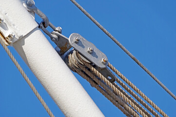 metallic pulley block and ropes