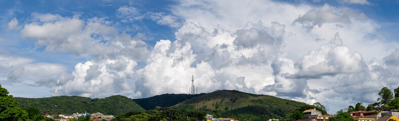 Panorama of the view of the Atlantic Forest in the city of Apia&iacute;, S&atilde;o Paulo, Brazil.