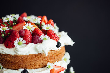 cake with strawberries