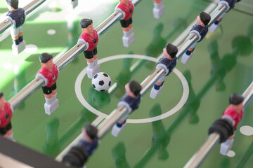 Tischfußballspiel, Tischkicker im Detail  