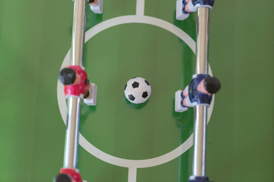 Tischfu&szlig;ballspiel, Tischkicker im Detail  