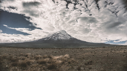 Imponente volc&aacute;n Chimborazo 