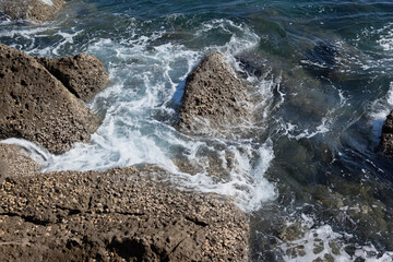 串木野市照島海岸の打ち寄せる波
