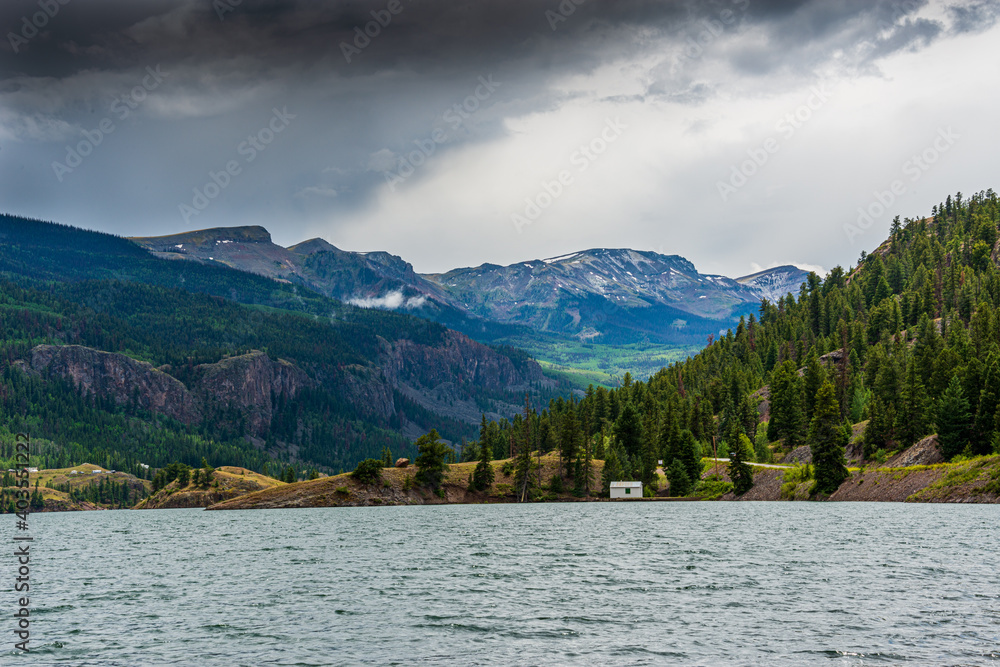 Wall mural lake and mountains