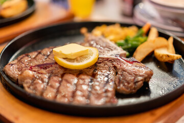 ステーキハウスの食事