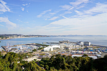 Obraz premium 江ノ島のヨットハーバー