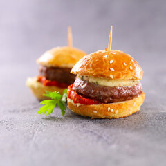 mini hamburger withbeef, tomato and cheese - obrazy, fototapety, plakaty