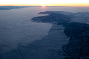 Himalaya Gebirge bei Sonnenuntergang 