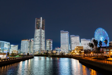 横浜みなとみらい　クリスマスイブの全館点灯イベント