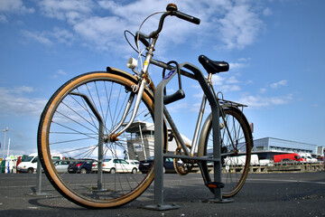 Fototapeta na wymiar bicycle parked on the street