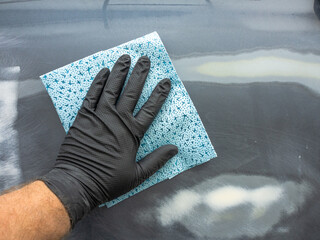 applying antisilicone to the surface to be treated before painting