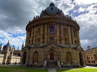 Fototapeta na wymiar The Radcliffe Camera of Oxford University, England, designed by James Gibbs in neo-classical style.