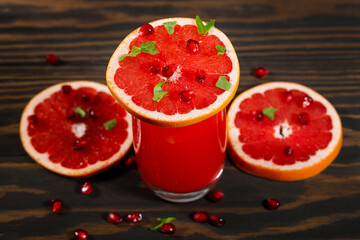 Fresh juice from grapefruits and pomegranates