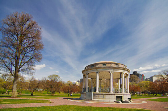 562-25 Parkman Bandstand in Boston Commons
