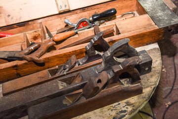 bois foret couper scierie bucheron chêne planche job nature environnement rabot